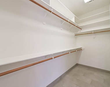 1317 Chantilly Lane - Photo Thumbnail 26