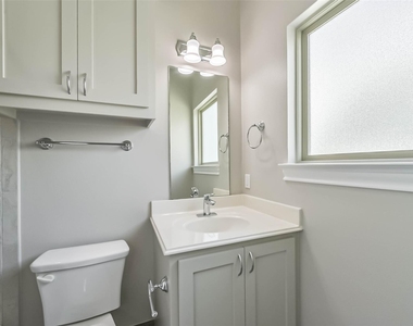 1317 Chantilly Lane - Photo Thumbnail 41