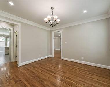 1317 Chantilly Lane - Photo Thumbnail 18
