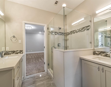 1317 Chantilly Lane - Photo Thumbnail 35