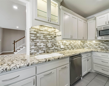 1317 Chantilly Lane - Photo Thumbnail 12