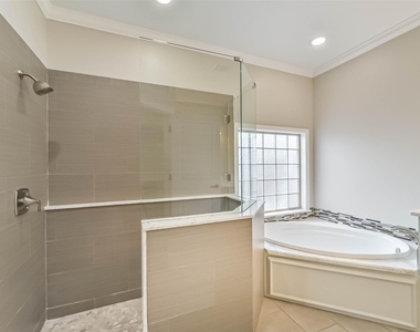 1317 Chantilly Lane - Photo Thumbnail 24