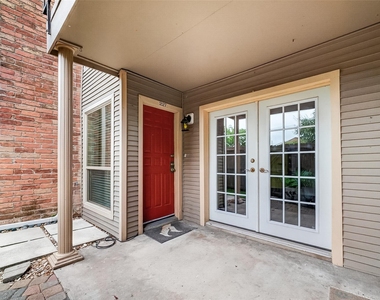 3700 W Clay Street - Photo Thumbnail 2