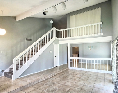 10526 Chapel Hill Drive - Photo Thumbnail 3