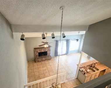 10526 Chapel Hill Drive - Photo Thumbnail 12