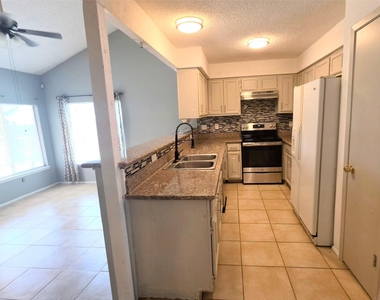 10526 Chapel Hill Drive - Photo Thumbnail 6