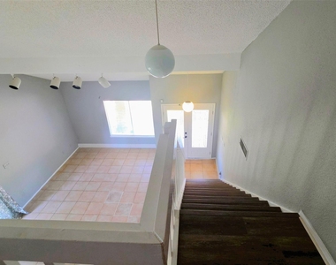 10526 Chapel Hill Drive - Photo Thumbnail 13