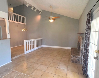 10526 Chapel Hill Drive - Photo Thumbnail 4