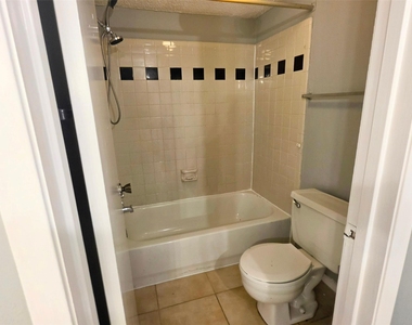 10526 Chapel Hill Drive - Photo Thumbnail 11