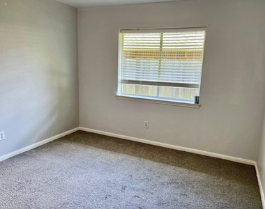 4219 Hermitage Hollow Lane - Photo Thumbnail 13