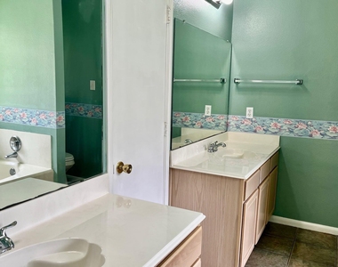 4219 Hermitage Hollow Lane - Photo Thumbnail 11