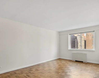  East 71st Street - Photo Thumbnail 2