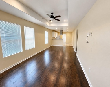 713 E 32nd Street - Photo Thumbnail 1