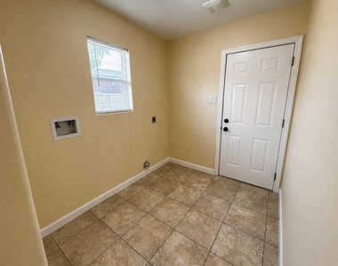 713 E 32nd Street - Photo Thumbnail 4