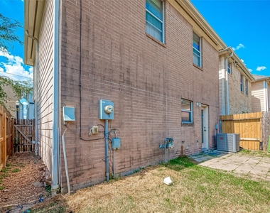 206 Sydnor Street - Photo Thumbnail 30