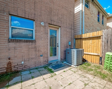 206 Sydnor Street - Photo Thumbnail 29