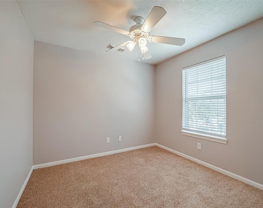 206 Sydnor Street - Photo Thumbnail 17