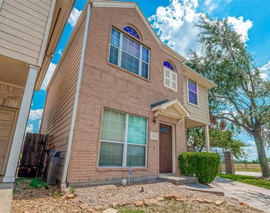 206 Sydnor Street - Photo Thumbnail 2