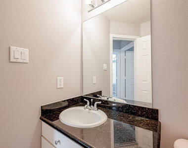 206 Sydnor Street - Photo Thumbnail 16