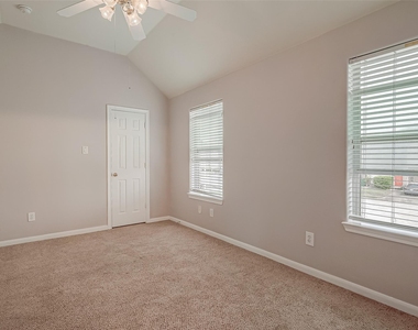 206 Sydnor Street - Photo Thumbnail 24
