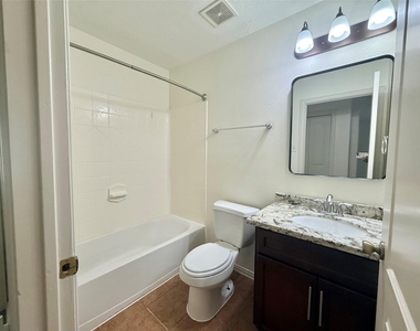 21927 Octavia Way - Photo Thumbnail 7