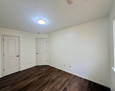 21927 Octavia Way - Photo Thumbnail 9
