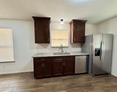 21927 Octavia Way - Photo Thumbnail 4