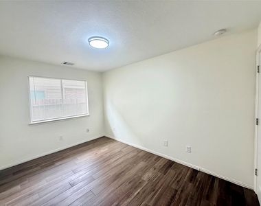 21927 Octavia Way - Photo Thumbnail 8
