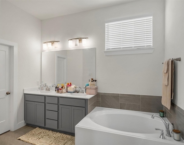 21130 Medina River Drive - Photo Thumbnail 18