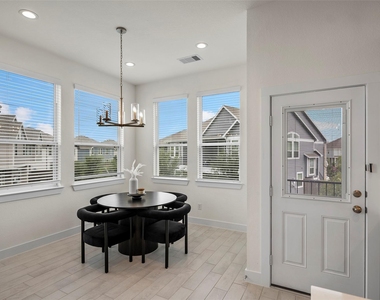 21130 Medina River Drive - Photo Thumbnail 11