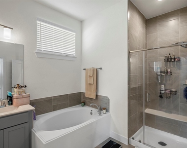 21130 Medina River Drive - Photo Thumbnail 17