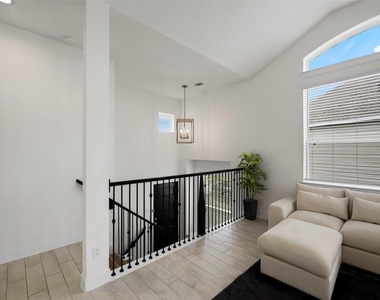 21130 Medina River Drive - Photo Thumbnail 8