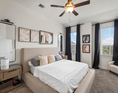 21130 Medina River Drive - Photo Thumbnail 15
