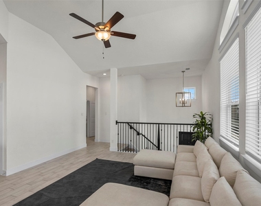 21130 Medina River Drive - Photo Thumbnail 7