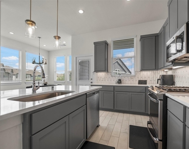 21130 Medina River Drive - Photo Thumbnail 9