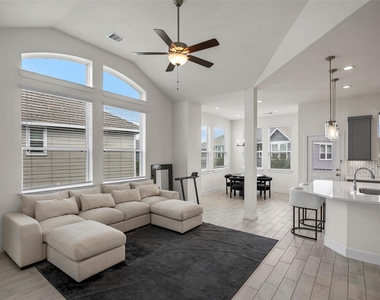 21130 Medina River Drive - Photo Thumbnail 6