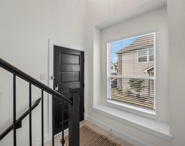 21130 Medina River Drive - Photo Thumbnail 4