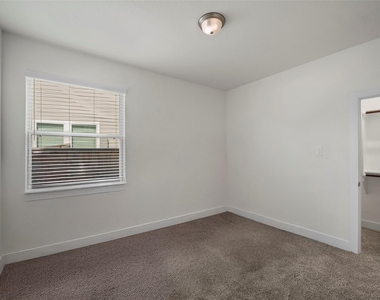 21130 Medina River Drive - Photo Thumbnail 25