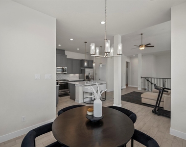 21130 Medina River Drive - Photo Thumbnail 12