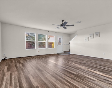 3050 Thicket Path Way - Photo Thumbnail 8