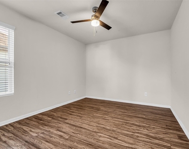 3050 Thicket Path Way - Photo Thumbnail 20