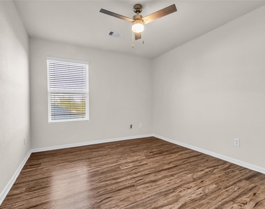 3050 Thicket Path Way - Photo Thumbnail 21