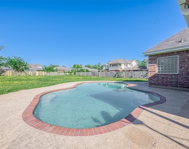 1189 Lovett Street - Photo Thumbnail 32
