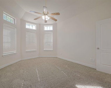 1189 Lovett Street - Photo Thumbnail 9