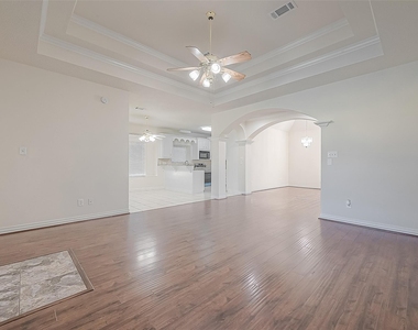 1189 Lovett Street - Photo Thumbnail 13