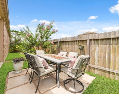12054 Fairquarter Lane - Photo Thumbnail 25