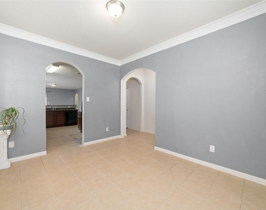 12054 Fairquarter Lane - Photo Thumbnail 5