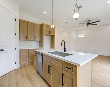 9007 Noel Street - Photo Thumbnail 7