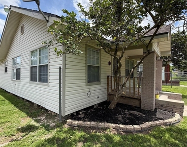 111 Inlane Street - Photo Thumbnail 6