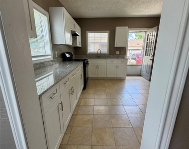 111 Inlane Street - Photo Thumbnail 17